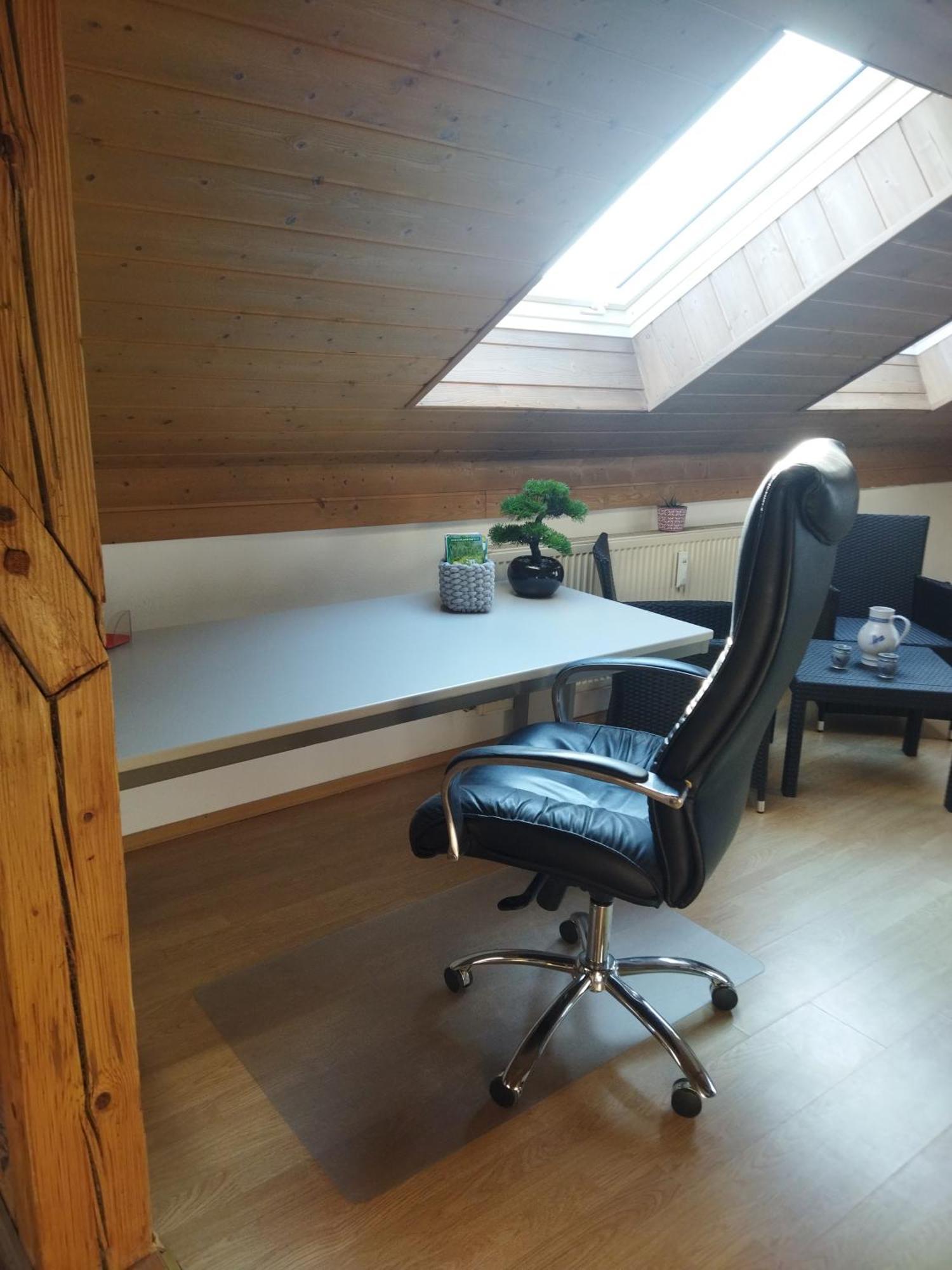 Aussergewoehnliche Atelierferienwohnung Mit Balkon An Der Donau Winzer Bagian luar foto